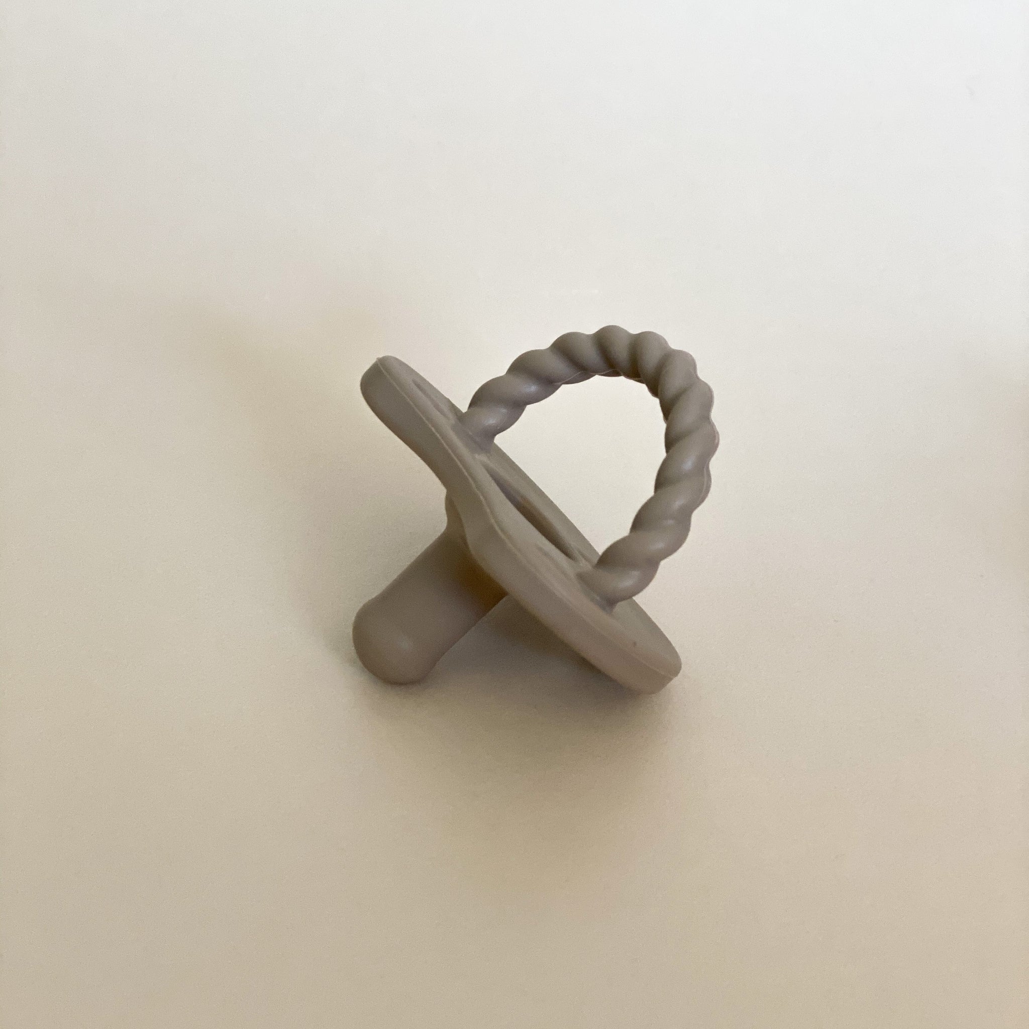 Circular Pacifiers Silicone Pacifier | Rounded – Maelynn's Market