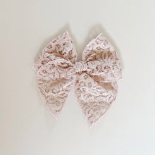Load image into Gallery viewer, Lady Bow - Petal Lace